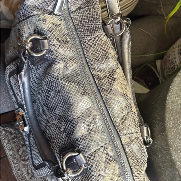 RARE🔥AUTHENTIC COACH 1961 leather Snakeskin metallic leather zip shoulder - Picture 7 of 16